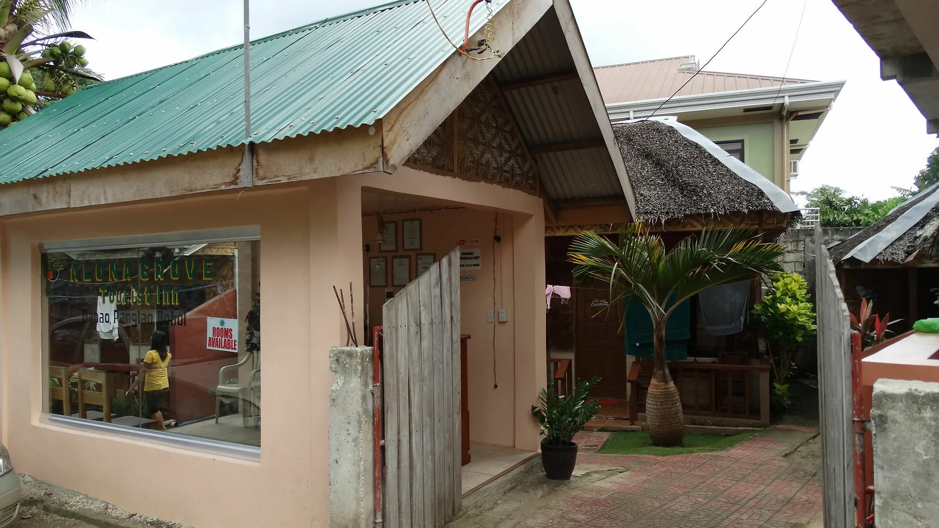 Alona Grove Tourist Inn Tawala